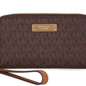 Michael kors wristlet